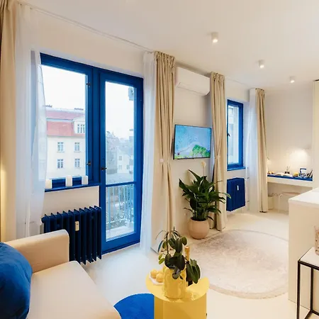 D-nook With Parking - Quiet Courtyard - Old Town Apartment Pressburg